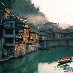 【長(zhǎng)沙往返路線1】張家界、鳳凰古城、天子山、黃龍洞三晚四日游